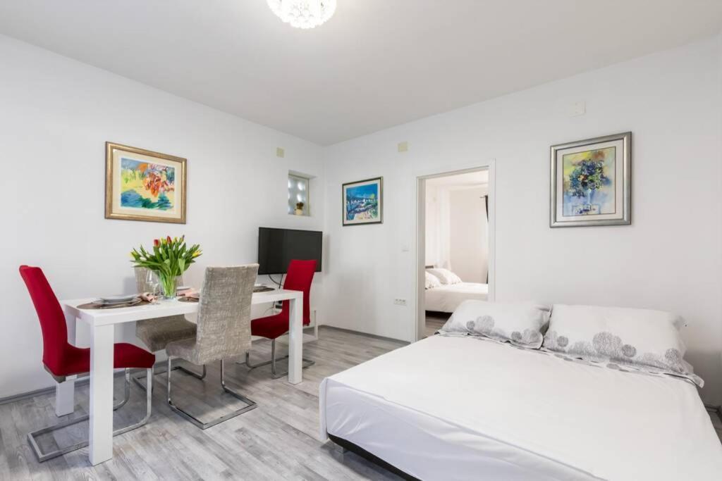 Apartman Buki **** Split Exterior photo