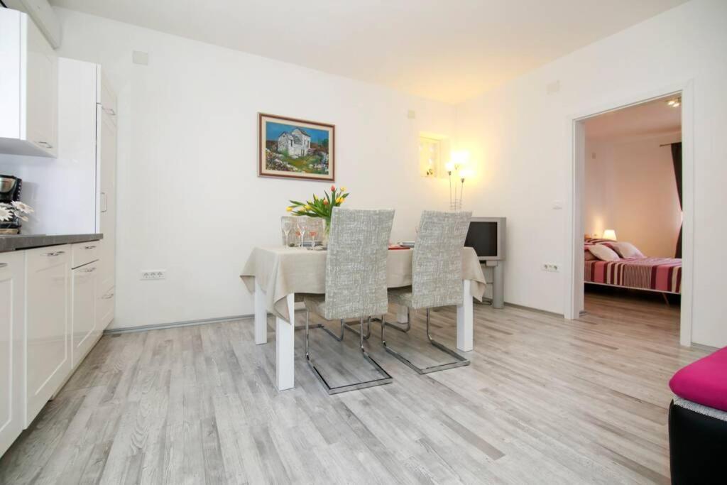 Apartman Buki **** Split Exterior photo