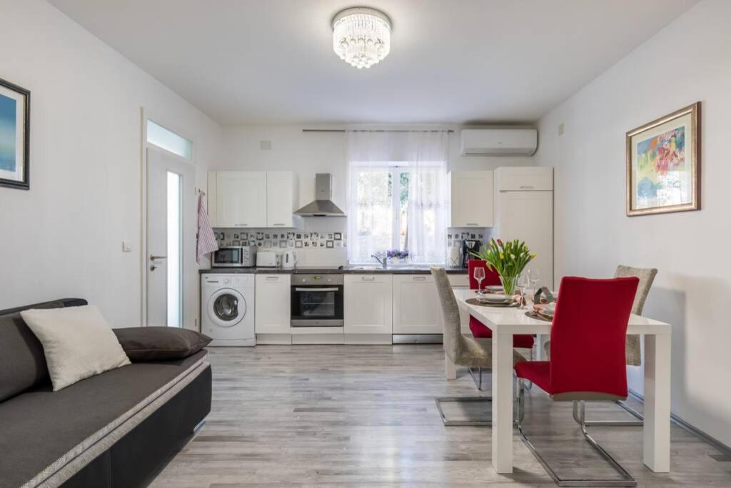 Apartman Buki **** Split Exterior photo